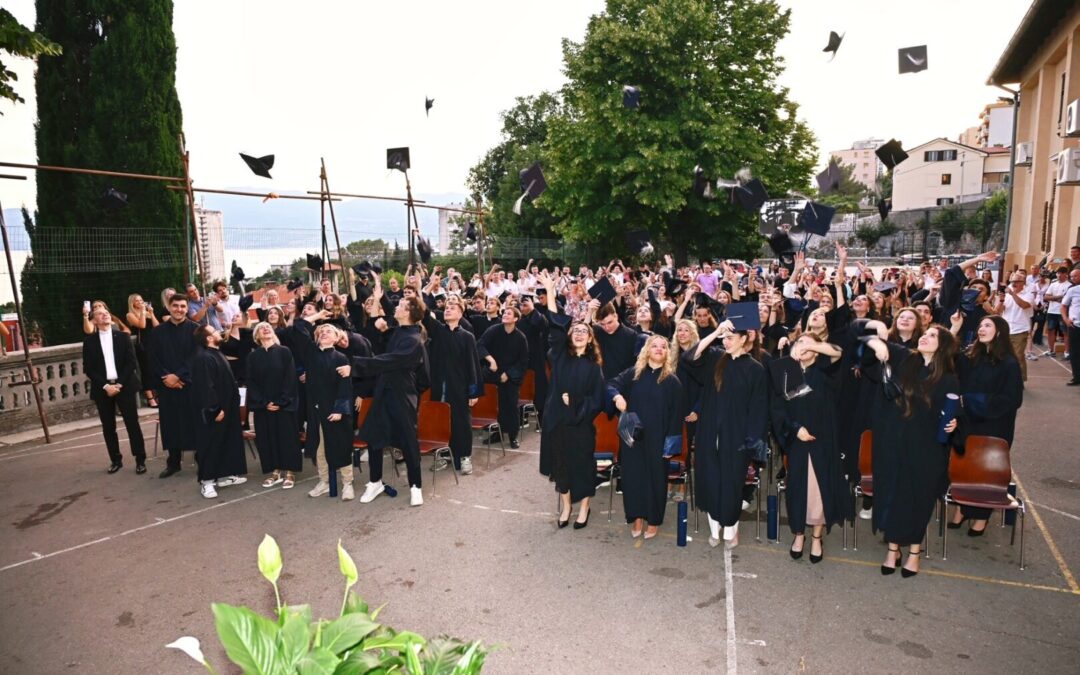 Svečana podjela svjedodžbi maturantima