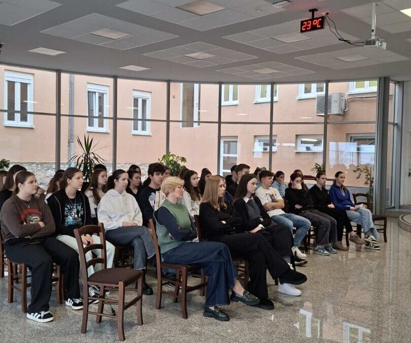 Predavanje o fotodinamičkoj terapiji (PDT)